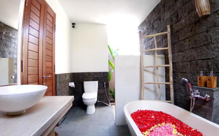 Three Gold Luxury Private Villas