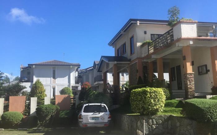 Unit J-5, 2BR House @Tagaytay Hampton Villa