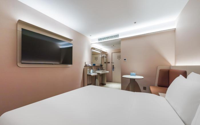 Hanting Hotel Shanghai People's Square Metro Station