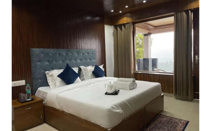 The Castle Villa Hill View