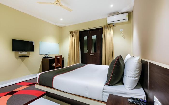 Vihasta Sunrise Hotel by RR Enterprises 