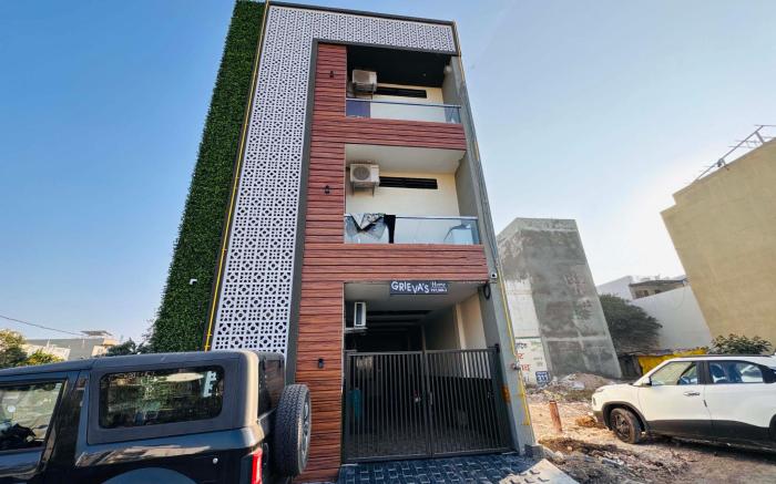 Home Escape 1BHK Elite Near Mahalaxmi Nagar