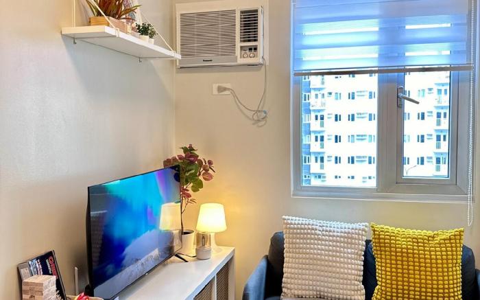 Minimalist Home Vibe Unit + With Pool View