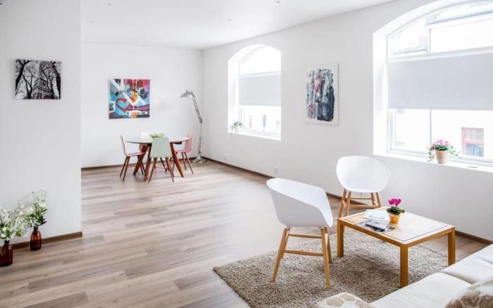 Family friendly, Free Parking space, short walk to Brosundet