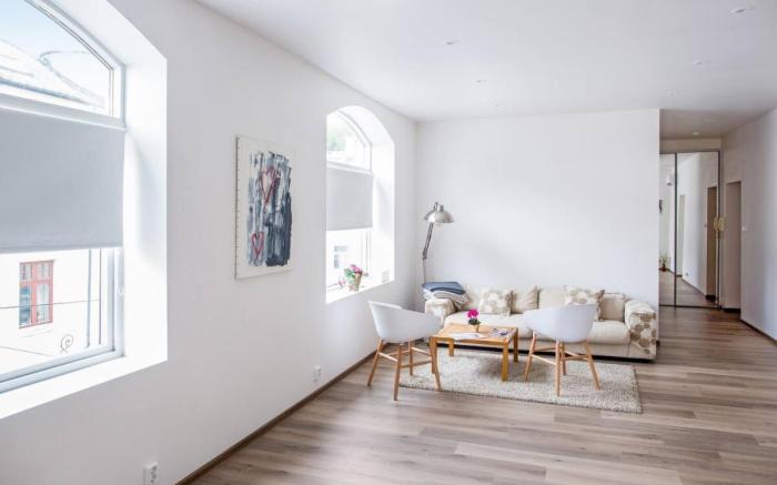 Family friendly, Free Parking space, short walk to Brosundet