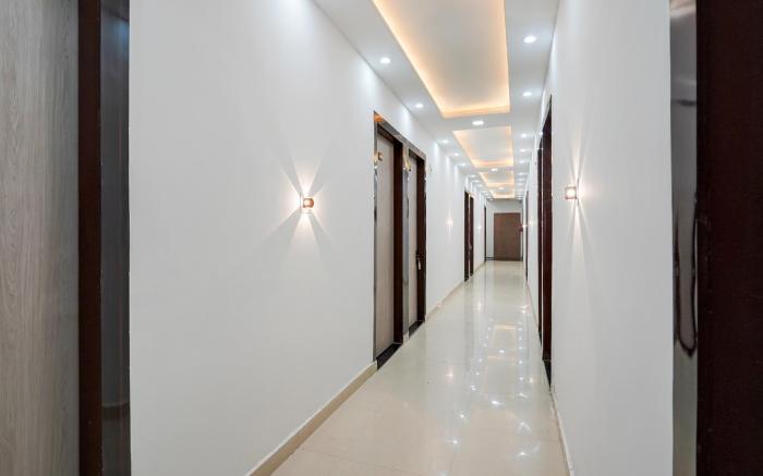 Super Townhouse Oak Char Dham Vrindavan