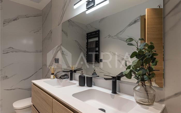 Flat  3  10m walk to Bernab  u  Real Madrid Stadium