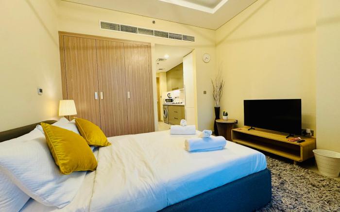 Studio farhad Azizi Residence Al Jaddaf creek 
