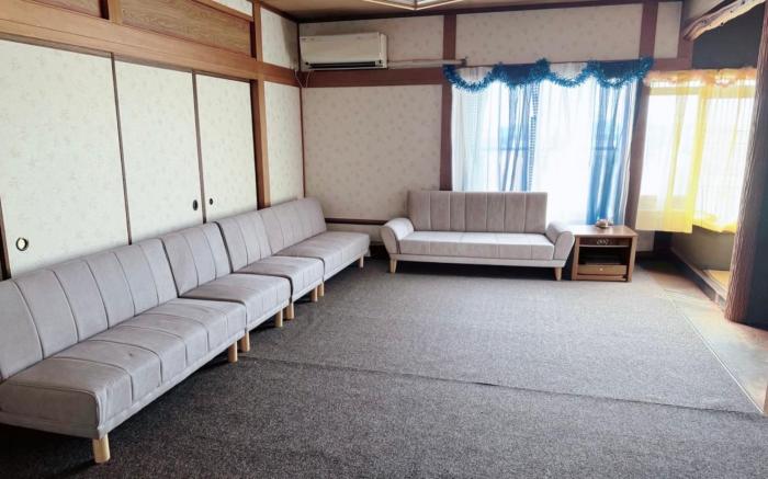 Mito Houses 20 or 28 Pax - Bus & Breakfast Options
