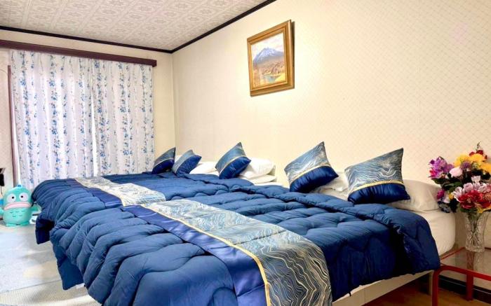 Mito Houses 20 or 28 Pax - Bus & Breakfast Options