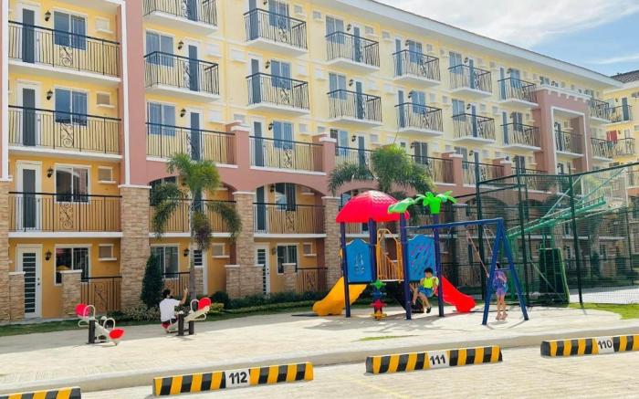 Modern Minimalist - RelaxWork Airport PickUp  Netflix