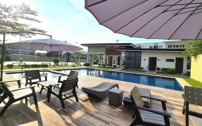 Primerose Manor near Airport, Beaches and Malls