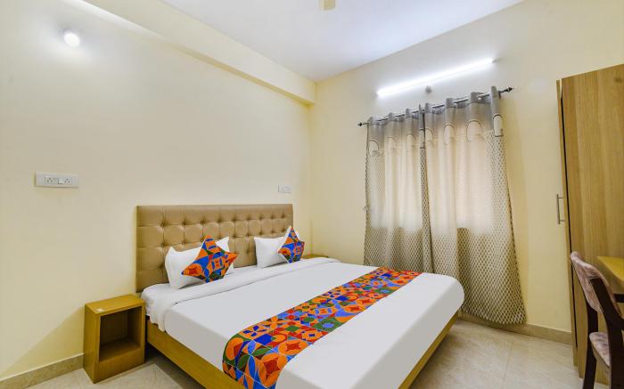 FabHotel RK Suites - Nr U.S. Consulate, Financial District
