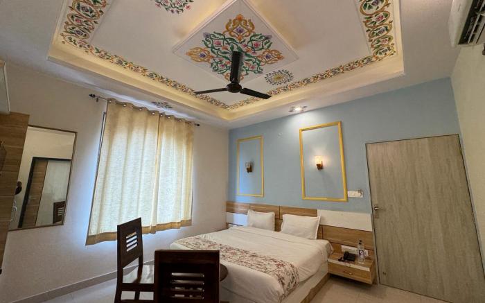 Vansh Palace
