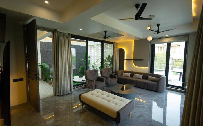 Aviran Villa 5BHK - Jacuzzi House
