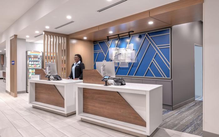 Holiday Inn Express And Suites Austin Airport East By IHG