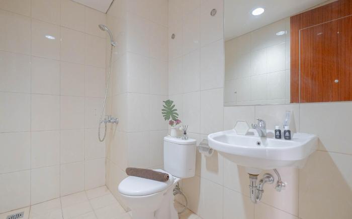 Warm Comfy 2BR Apt Vittoria Residence By Travelio