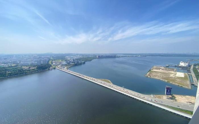 R&F 2B2R Fancy Unit by Wan Li Homestay