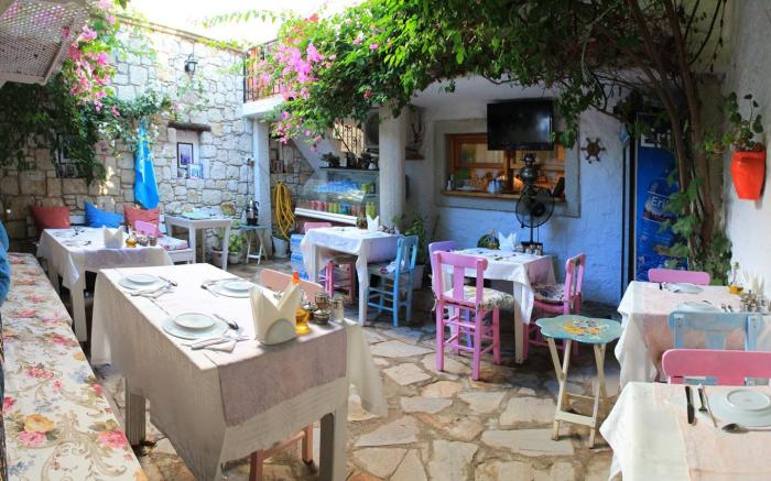 Alacati Asmali Konak Hotel