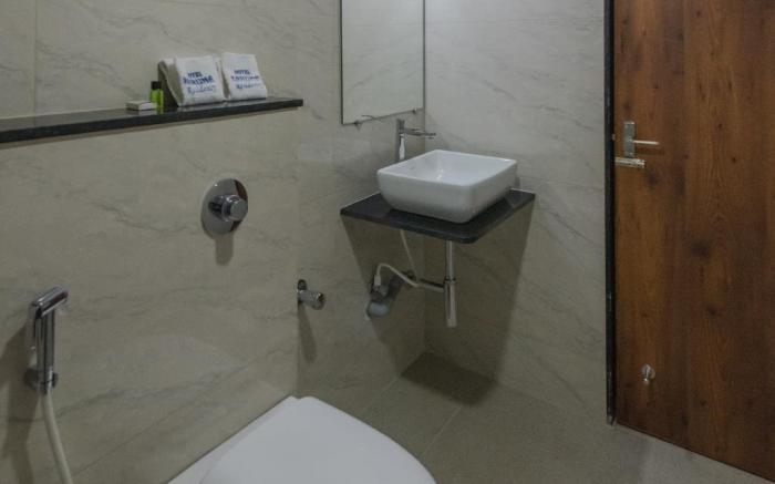 Hotel Karuna Residency