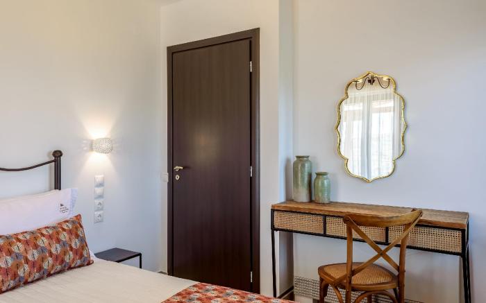 Minos Country Living Christina Suite