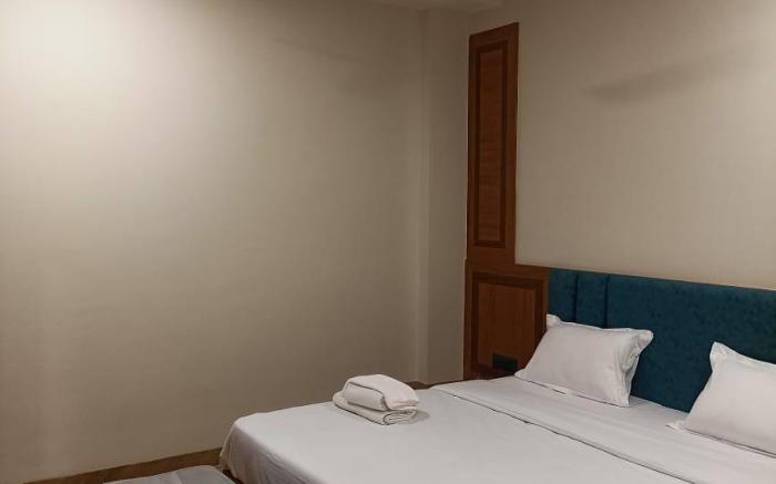 Hotel Prakhyat