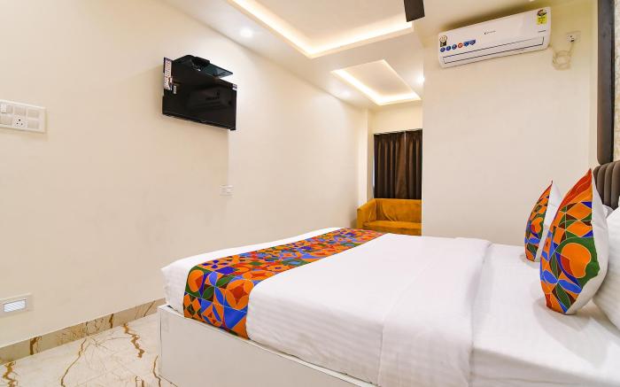 FabHotel Leela Inn - Nr. Park Circus 7 Point