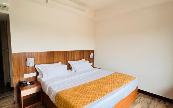 EAST TOWN HOTEL