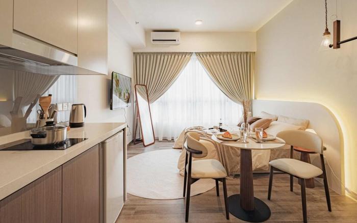 Tranquility in the Wind: A Refined & Cozy Retreat