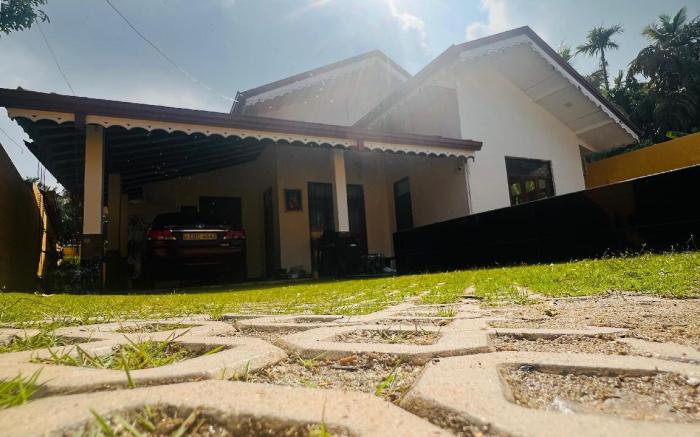 Kingz Kottage by Andy's Villa