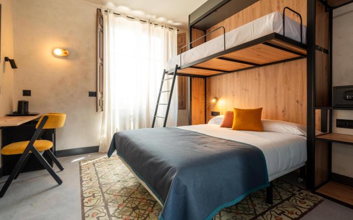 THE CENTRAL HOUSE GRANADA ELVIRA