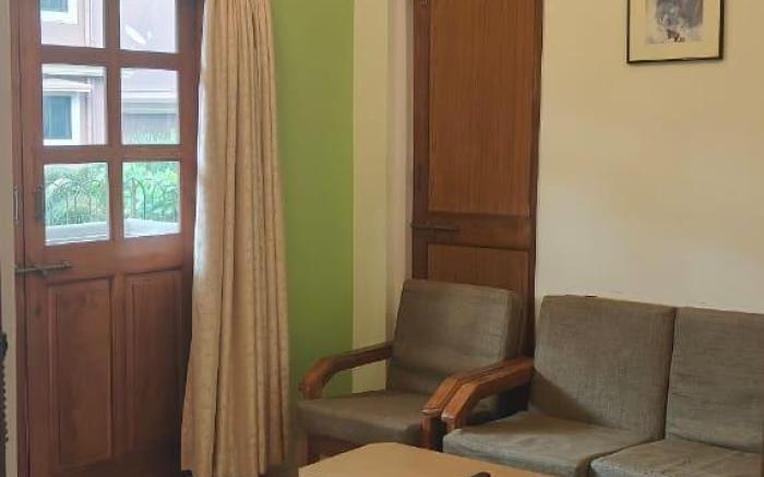 RoomzAway0303: Senior-Friendly,Pool,Kitchen,Wi-Fi