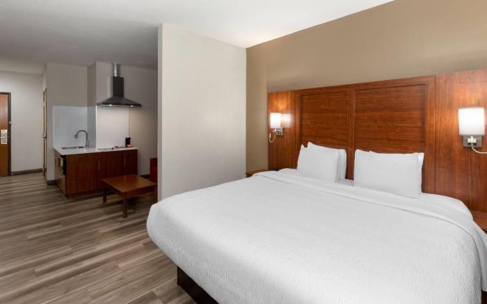 Hawthorn Extended Stay by Wyndham College Station South