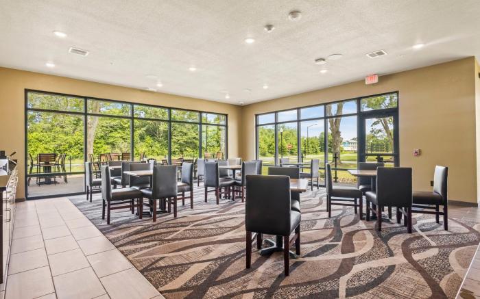 Cobblestone Hotel & Suites - Foley