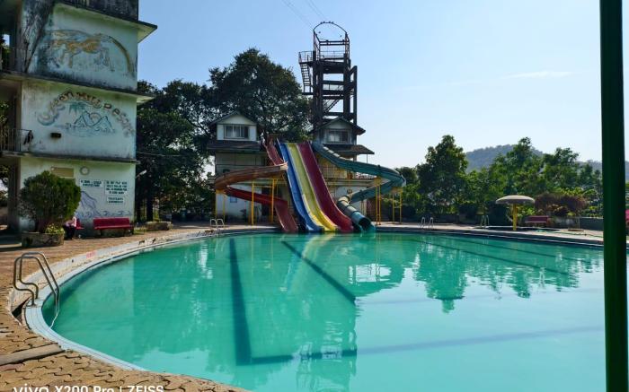 Green hills resort