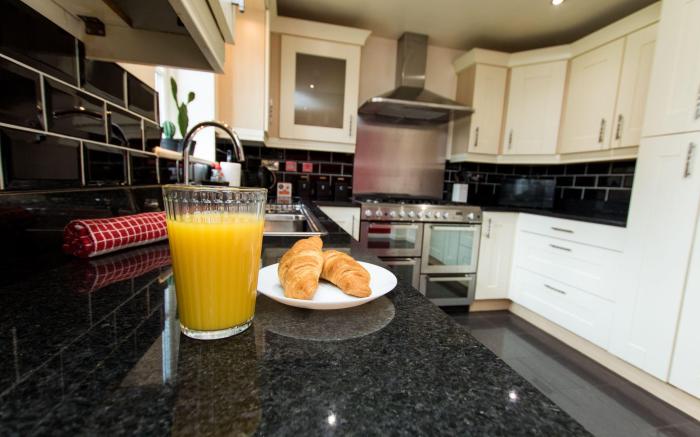 Cloudstays Birmingham Luxury Townhouse 2 lakes 