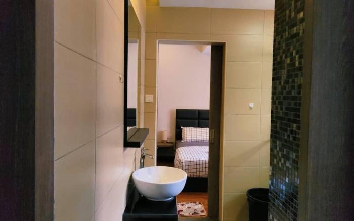 Bandar putra 6639 13pax 4BR double Story House