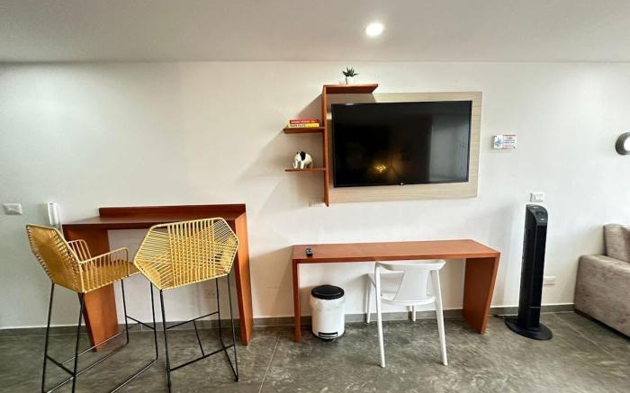 s805-Hermoso Apartaestudio con balcon Castellana
