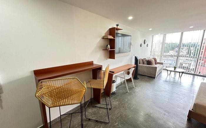 s805-Hermoso Apartaestudio con balcon Castellana