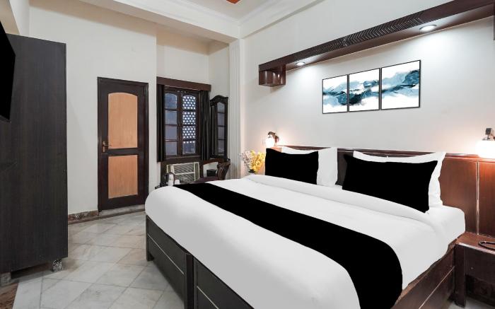 HOTEL O 4 SQUARE A LUXURY ROOMS NEAR RDC MAIN MARKET