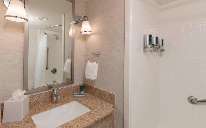 Four Points by Sheraton Boston Logan Airport Revere