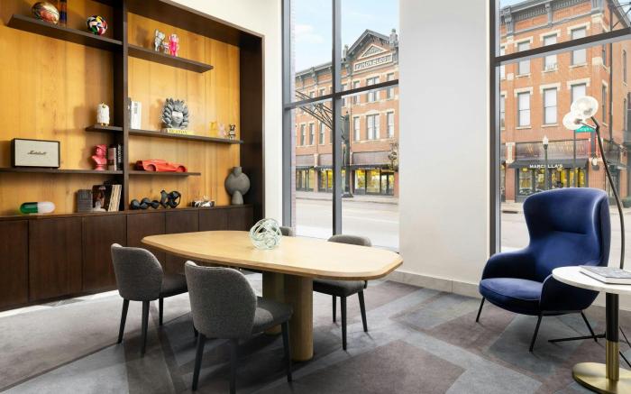 Le Méridien Columbus, The Joseph