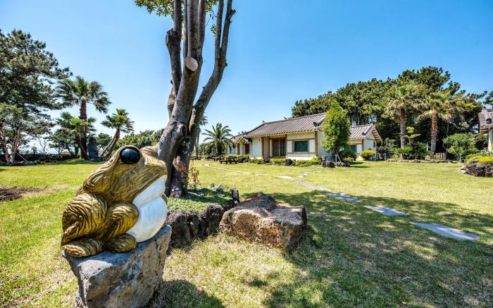 Harbag Hanok Village