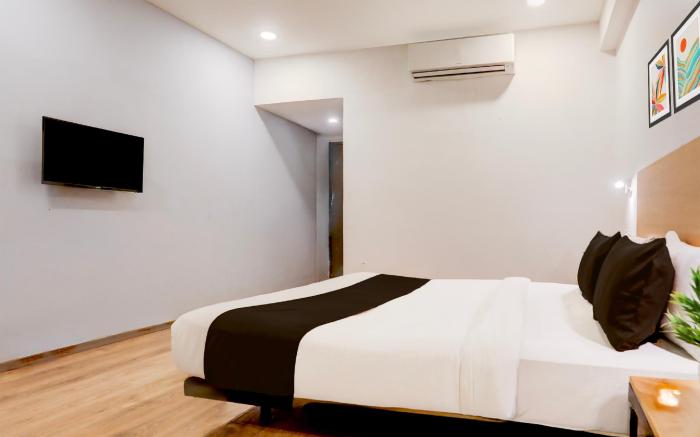 Super Townhouse Prayagraj Near Railway Station Formerly Santosh Palace