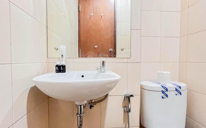 Cozy Compact Studio Vida View Makassar By Travelio
