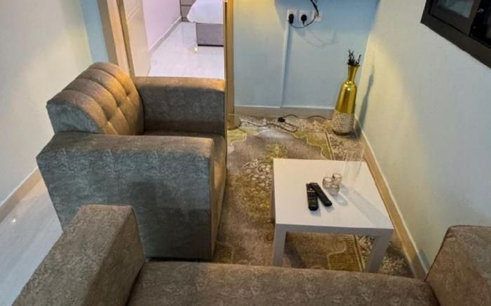 IS 18 Pink apartment with 2 beds