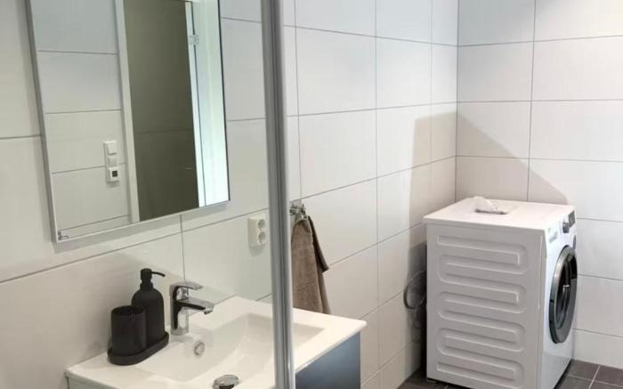 NEW Duplex Apartment Near the city with Free Private Parking