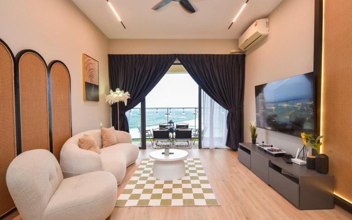 Dip in Bathtub with Amazing Seaview | Danga Bay