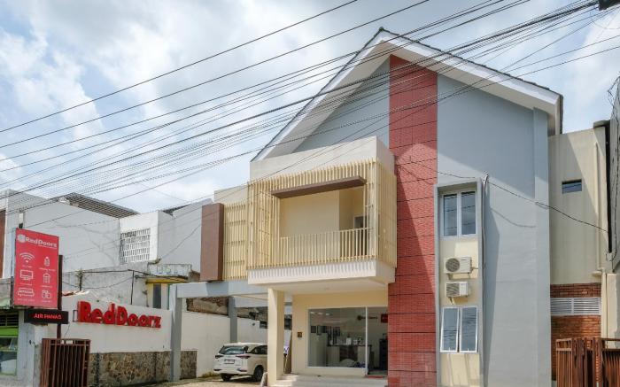 RedDoorz near Moro Mall Purwokerto