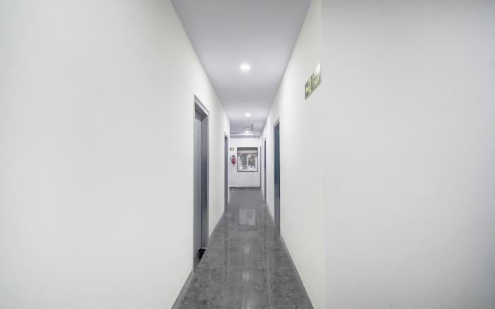 Super Townhouse Oak L B Nagar Metro Station